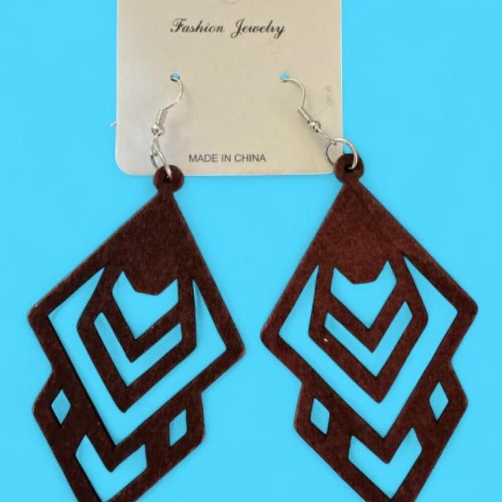Boho burgundy wooden geometric layered